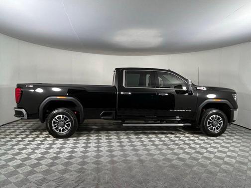 2024 GMC Sierra 2500 SLT