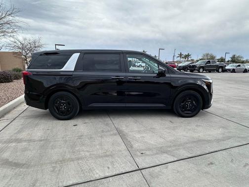 2025 Kia Carnival LXS