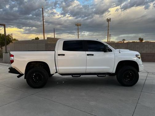 2017 Toyota Tundra SR5