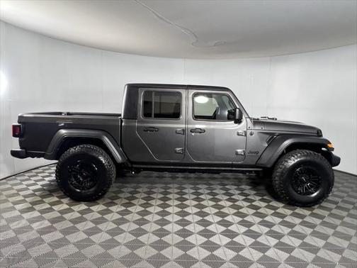 2022 Jeep Gladiator Sport