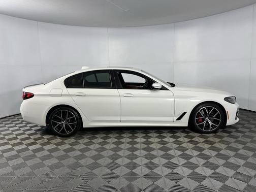 2023 BMW 530 i