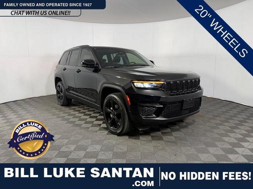 Diamond Black Crystal Pearlcoat 2023 Jeep Grand Cherokee Altitude