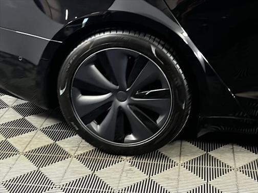 2021 Tesla Model S Plaid