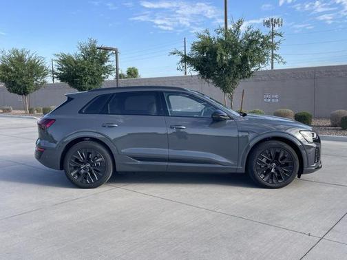2024 Audi Q8 e-tron Prestige