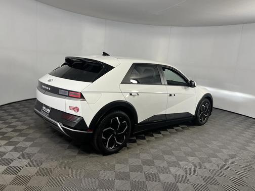2024 Hyundai IONIQ 5 SE