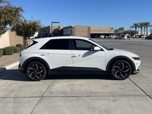 2024 Hyundai IONIQ 5 SE