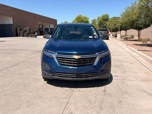 Blue Glow Metallic 2022 Chevrolet Equinox LS