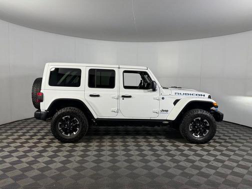 Bright White Clearcoat 2024 Jeep Wrangler 4xe Rubicon X