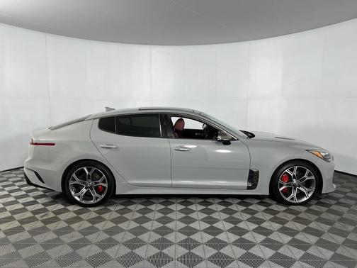 2019 Kia Stinger GT2