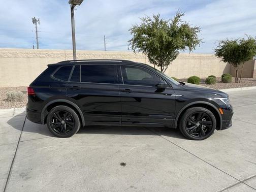 2024 Volkswagen Tiguan 2.0T SE R-Line Black