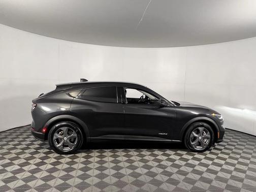 2022 Ford Mustang Mach-E Select