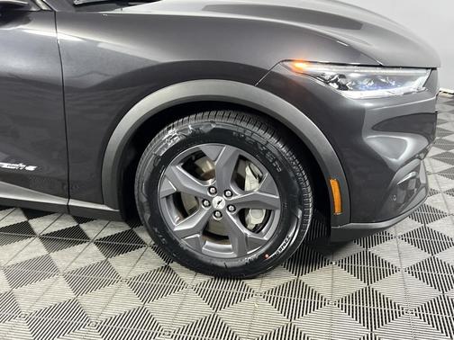 2022 Ford Mustang Mach-E Select