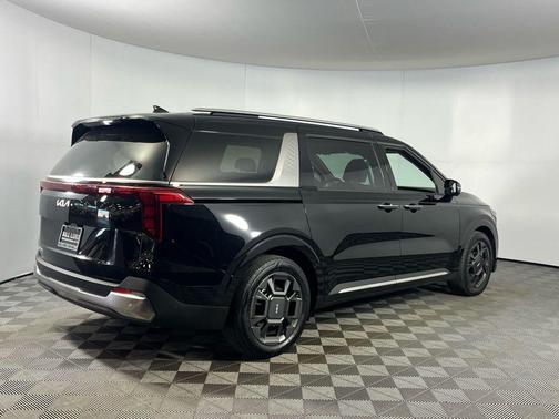 2025 Kia Carnival SX