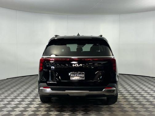 2025 Kia Carnival SX