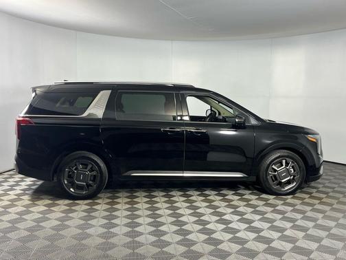 2025 Kia Carnival SX