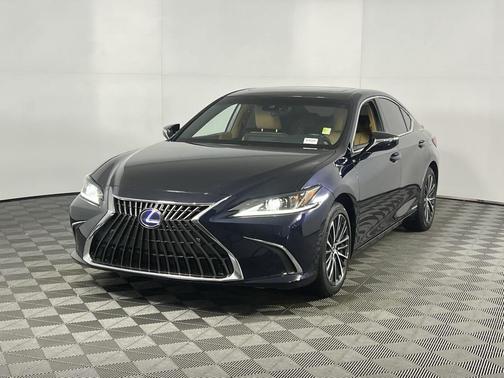 2022 Lexus ES 300h Base