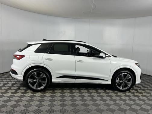 2024 Audi Q4 e-tron Premium Plus 50 quattro