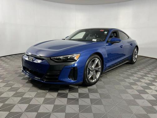 2024 Audi e-tron GT Premium Plus quattro