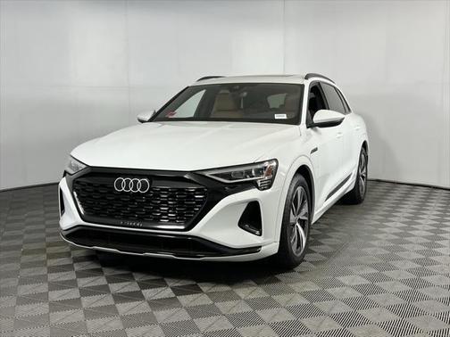 2024 Audi Q8 e-tron Premium