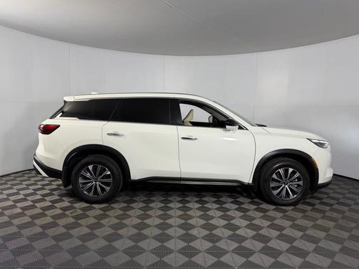 2025 INFINITI QX60 Pure