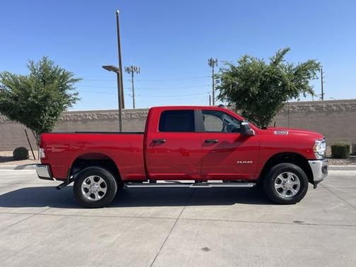 2024 RAM 2500 Big Horn Crew Cab 4x4 6'4' Box