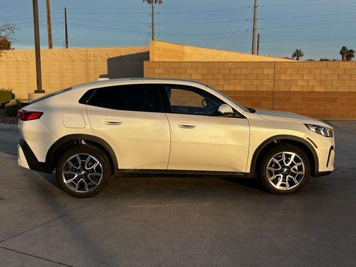 2025 BMW X2 xDrive28i