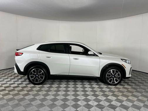 2025 BMW X2 xDrive28i