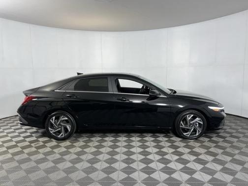 2024 Hyundai ELANTRA HEV Limited