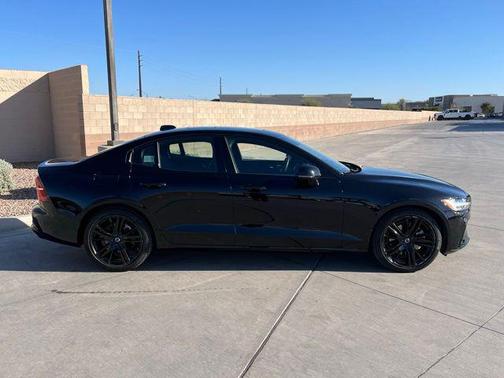 2023 Volvo S60 B5 Plus Black Edition