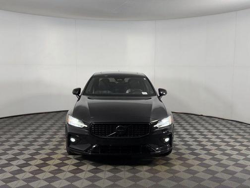 2023 Volvo S60 B5 Plus Black Edition