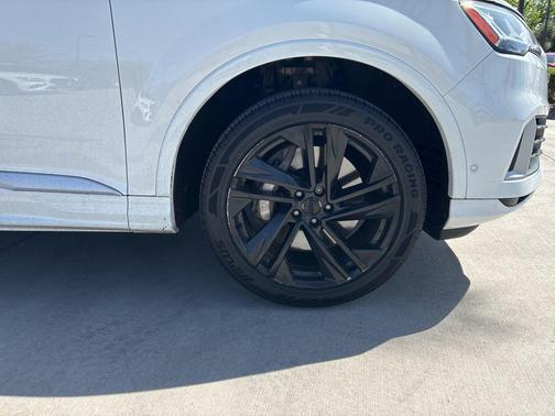 2020 Audi Q7 55 Premium Plus