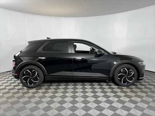 2024 Hyundai IONIQ 5 SE