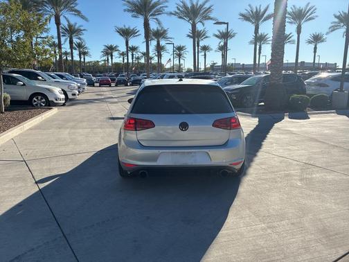 2015 Volkswagen Golf GTI 2.0T S 4-Door