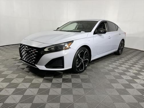 2023 Nissan Altima SR FWD