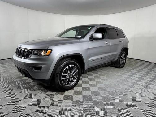 2020 Jeep Grand Cherokee Laredo