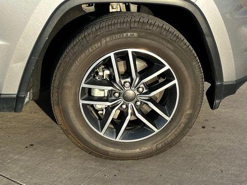 2020 Jeep Grand Cherokee Laredo