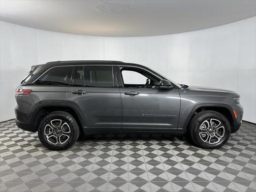 2022 Jeep Grand Cherokee 4xe Trailhawk