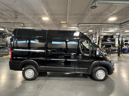 2025 RAM ProMaster 1500 Base
