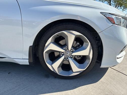 2020 Honda Accord Touring 2.0T