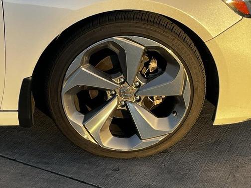 2020 Honda Accord Touring 2.0T