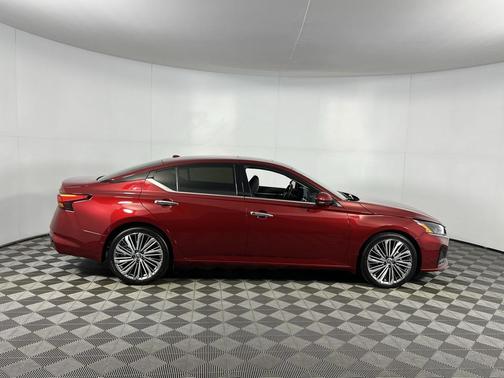 2024 Nissan Altima 2.5 SL
