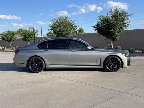 2022 BMW 750 i xDrive