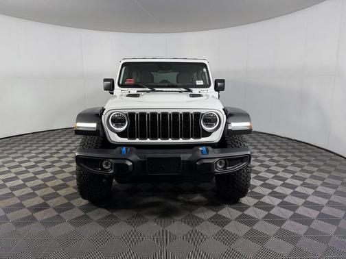 Bright White Clearcoat 2025 Jeep Wrangler 4xe Rubicon