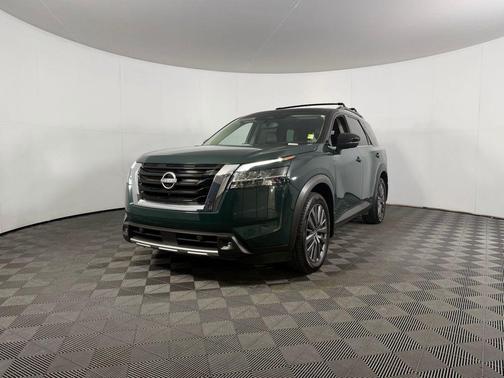 2022 Nissan Pathfinder SL 2WD
