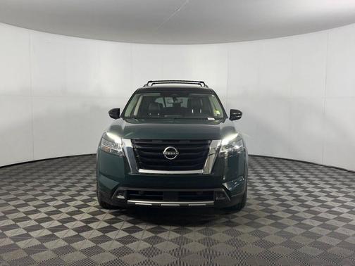 2022 Nissan Pathfinder SL 2WD