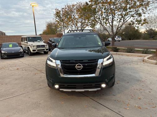 2022 Nissan Pathfinder SL 2WD