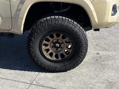 2018 Toyota Tacoma TRD Sport