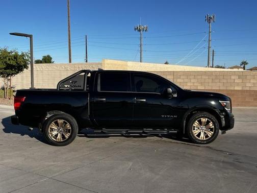 2024 Nissan Titan SV
