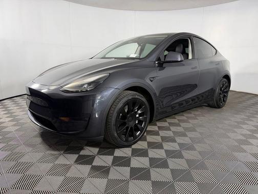 Pearl White Multi-Coat 2024 Tesla Model Y Long Range Dual Motor All-Wheel Drive