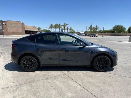 Pearl White Multi-Coat 2024 Tesla Model Y Long Range Dual Motor All-Wheel Drive